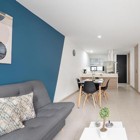 Super Apartamento En Laureles Apartment Medellin Luaran gambar